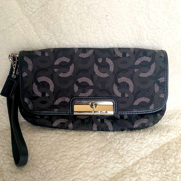 Coach Handbags - Coach Clutch